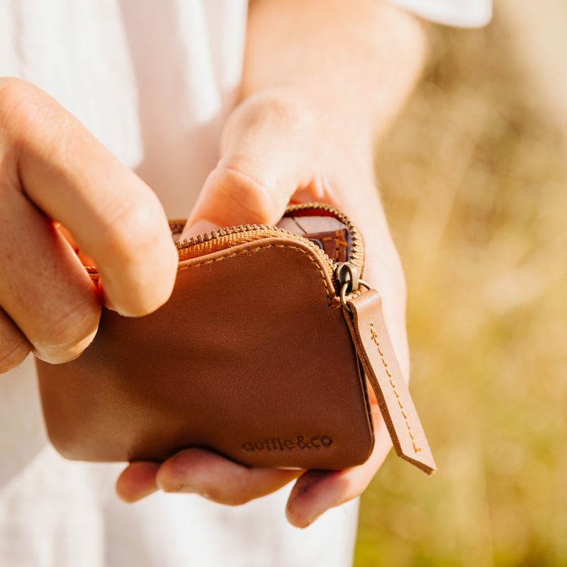 Cooke Pouch Wallet | Black