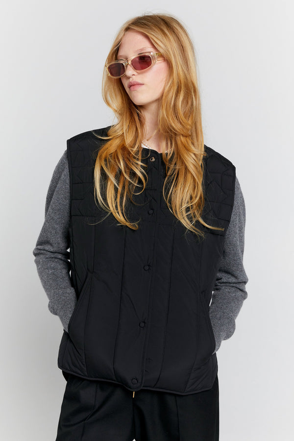 Quilted Voyager Vest | Black