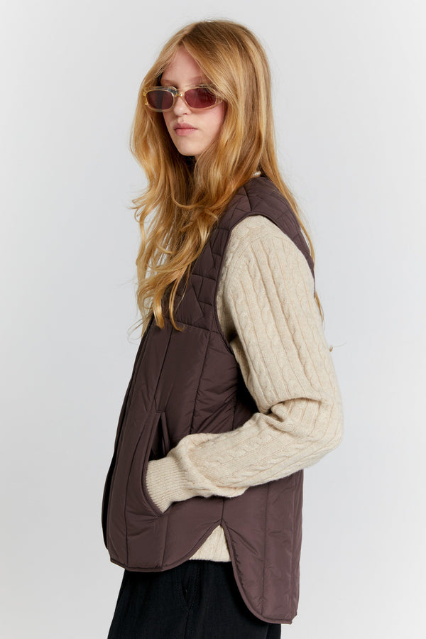 Quilted Voyager Vest | Mahogany